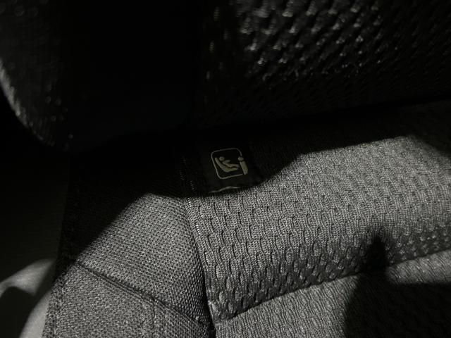 ジープ・レネゲード ナイトイーグル　認定中古車保証１年付帯　限定２００台　ファブリックシート　ＡｎｄｏｒｉｄＡｕｔｏ　Ａｐｐｌｅ　ｃａｒ　ｐｌａｙ　Ｂｌｕｅｔｏｏｔｈ　バックカメラ　ＬＥＤヘッドライト　ＥＴＣ（33枚目）