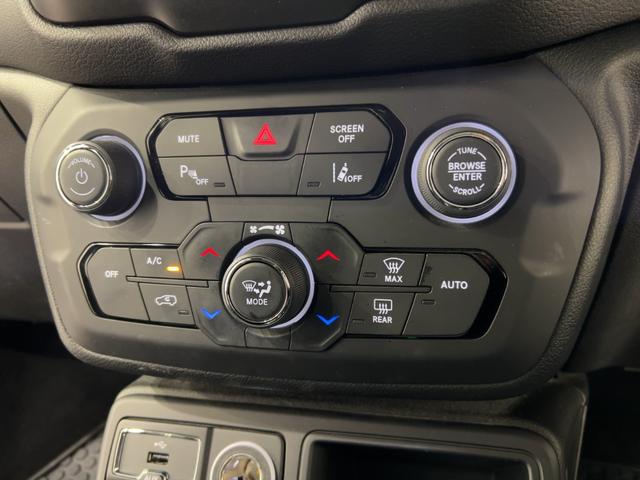 ジープ・レネゲード ナイトイーグル　認定中古車保証１年付帯　限定２００台　ファブリックシート　ＡｎｄｏｒｉｄＡｕｔｏ　Ａｐｐｌｅ　ｃａｒ　ｐｌａｙ　Ｂｌｕｅｔｏｏｔｈ　バックカメラ　ＬＥＤヘッドライト　ＥＴＣ（40枚目）