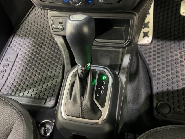 ジープ・レネゲード ナイトイーグル　認定中古車保証１年付帯　限定２００台　ファブリックシート　ＡｎｄｏｒｉｄＡｕｔｏ　Ａｐｐｌｅ　ｃａｒ　ｐｌａｙ　Ｂｌｕｅｔｏｏｔｈ　バックカメラ　ＬＥＤヘッドライト　ＥＴＣ（44枚目）