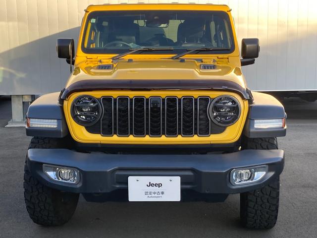 ジープ・ラングラーアンリミテッド ルビコン　認定中古車保証１年付帯　弊社オーナー様下取り車両　ワンオーナー　２４年式グリル（現行と同じ）バグガード付き　Ａｐｐｌｅ　ｃａｒ　ｐｌａｙ　ＡｎｄｏｒｉｄＡｕｔｏ　Ｂｌｕｅｔｏｏｔｈ　シートヒーター（7枚目）