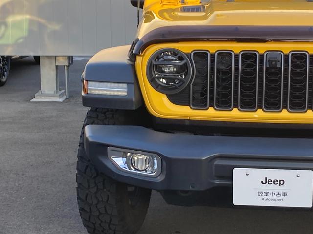 ジープ・ラングラーアンリミテッド ルビコン　認定中古車保証１年付帯　弊社オーナー様下取り車両　ワンオーナー　２４年式グリル（現行と同じ）バグガード付き　Ａｐｐｌｅ　ｃａｒ　ｐｌａｙ　ＡｎｄｏｒｉｄＡｕｔｏ　Ｂｌｕｅｔｏｏｔｈ　シートヒーター（8枚目）