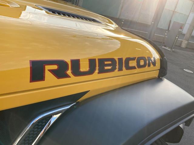 ジープ・ラングラーアンリミテッド ルビコン　認定中古車保証１年付帯　弊社オーナー様下取り車両　ワンオーナー　２４年式グリル（現行と同じ）バグガード付き　Ａｐｐｌｅ　ｃａｒ　ｐｌａｙ　ＡｎｄｏｒｉｄＡｕｔｏ　Ｂｌｕｅｔｏｏｔｈ　シートヒーター（18枚目）