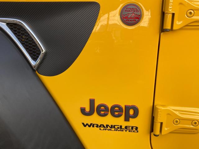 ジープ・ラングラーアンリミテッド ルビコン　認定中古車保証１年付帯　弊社オーナー様下取り車両　ワンオーナー　２４年式グリル（現行と同じ）バグガード付き　Ａｐｐｌｅ　ｃａｒ　ｐｌａｙ　ＡｎｄｏｒｉｄＡｕｔｏ　Ｂｌｕｅｔｏｏｔｈ　シートヒーター（22枚目）