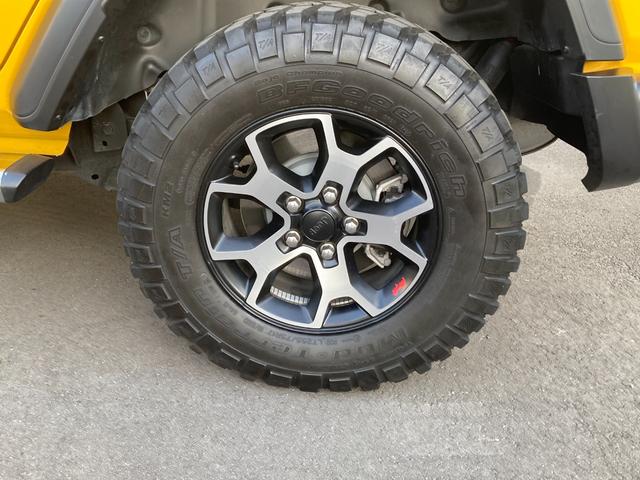 ジープ・ラングラーアンリミテッド ルビコン　認定中古車保証１年付帯　弊社オーナー様下取り車両　ワンオーナー　２４年式グリル（現行と同じ）バグガード付き　Ａｐｐｌｅ　ｃａｒ　ｐｌａｙ　ＡｎｄｏｒｉｄＡｕｔｏ　Ｂｌｕｅｔｏｏｔｈ　シートヒーター（24枚目）