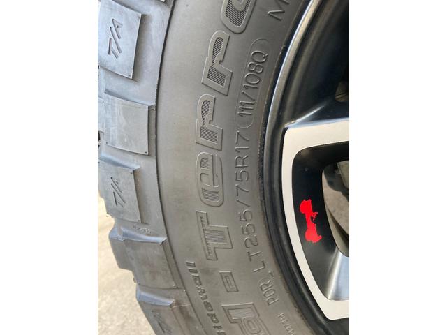 ジープ・ラングラーアンリミテッド ルビコン　認定中古車保証１年付帯　弊社オーナー様下取り車両　ワンオーナー　２４年式グリル（現行と同じ）バグガード付き　Ａｐｐｌｅ　ｃａｒ　ｐｌａｙ　ＡｎｄｏｒｉｄＡｕｔｏ　Ｂｌｕｅｔｏｏｔｈ　シートヒーター（25枚目）