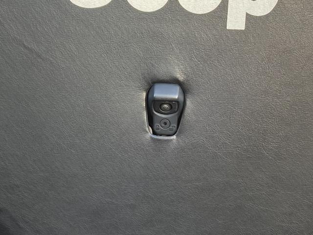 ジープ・ラングラーアンリミテッド ルビコン　認定中古車保証１年付帯　弊社オーナー様下取り車両　ワンオーナー　２４年式グリル（現行と同じ）バグガード付き　Ａｐｐｌｅ　ｃａｒ　ｐｌａｙ　ＡｎｄｏｒｉｄＡｕｔｏ　Ｂｌｕｅｔｏｏｔｈ　シートヒーター（27枚目）