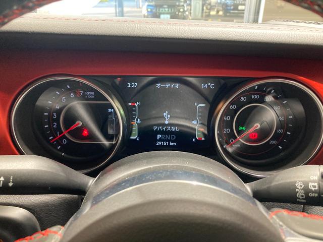 ジープ・ラングラーアンリミテッド ルビコン　認定中古車保証１年付帯　弊社オーナー様下取り車両　ワンオーナー　２４年式グリル（現行と同じ）バグガード付き　Ａｐｐｌｅ　ｃａｒ　ｐｌａｙ　ＡｎｄｏｒｉｄＡｕｔｏ　Ｂｌｕｅｔｏｏｔｈ　シートヒーター（36枚目）