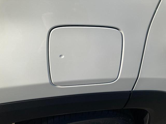 ジープ・レネゲード アルティテュード　ｅ－ハイブリッド　登録済未使用車　新車保証継承　ワンオーナー　禁煙車　レザーシート　シートヒーター　アダプティブクルーズコントロール　レーンキープアシスト　Ａｐｐｌｅ　ｃａｒ　ｐｌａｙ　ＡｎｄｏｒｉｄＡｕｔｏ（44枚目）