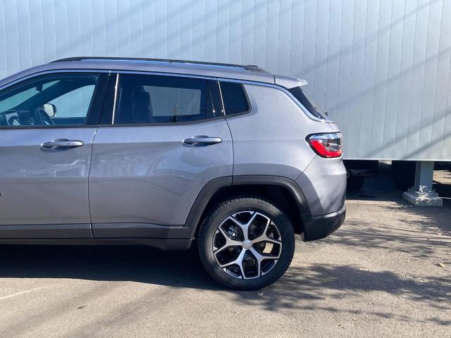 ジープ・コンパス リミテッド　登録済未使用車　新車保証継承　ワンオーナー　禁煙車　レザーシート　シートヒーター　３６０°カメラ　シートメモリー機能　ハンズフリー電動リアゲート機能　ＡｎｄｏｒｉｄＡｕｔｏ　Ｂｌｕｅｔｏｏｔｈ（53枚目）