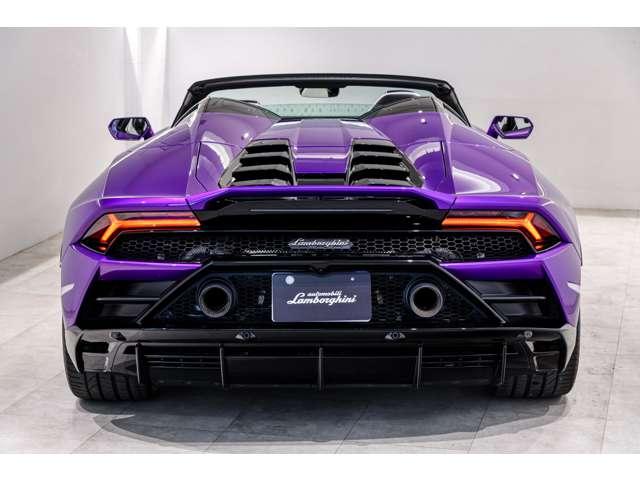 ウラカン ＥＶＯスパイダー　（ＬＤＦ）　４ＷＤ　認定中古車　左ハンドル　コラムＭＴモード付７ＡＴ　バックカメラ　障害物センサー　ＥＴＣ　電動シート　本革シート　アルミホイール（10枚目）