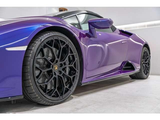 ウラカン ＥＶＯ　ＲＷＤスパイダー　（ＬＤＦ）　認定中古車　左ハンドル　コラム７ＡＴ（19枚目）