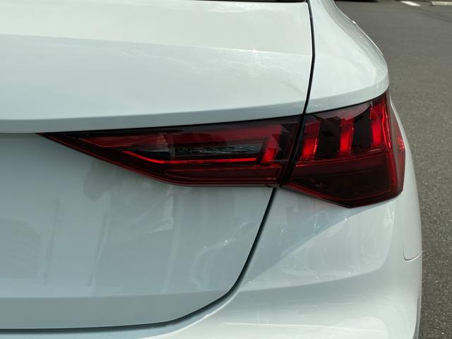 RS3スポーツバック  4WD カラードブレーキキャリパーレッド マトリクスLEDヘッドライト バックカメラ HDDナビ フルセグ ミュージックプレイヤー接続可 ETC ディスプレイオーディオ スマートキー 電動シート(10枚目)