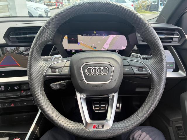 RS3スポーツバック  4WD カラードブレーキキャリパーレッド マトリクスLEDヘッドライト バックカメラ HDDナビ フルセグ ミュージックプレイヤー接続可 ETC ディスプレイオーディオ スマートキー 電動シート(14枚目)