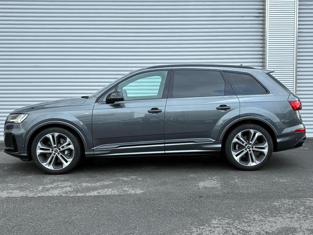 Q7 55TFSIクワトロ Sライン 4WD バング&オルフセン ブラックスタイリング LED フロントフォグランプ ルーフレール アルミホイール スマートキー 電動シート シートヒーター 本革シート フルセグ ETC エアサスペンション(4枚目)