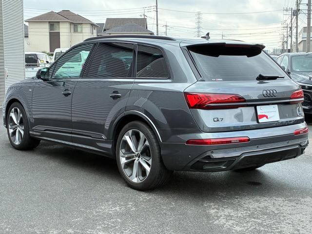 Q7 55TFSIクワトロ Sライン 4WD バング&オルフセン ブラックスタイリング LED フロントフォグランプ ルーフレール アルミホイール スマートキー 電動シート シートヒーター 本革シート フルセグ ETC エアサスペンション(8枚目)