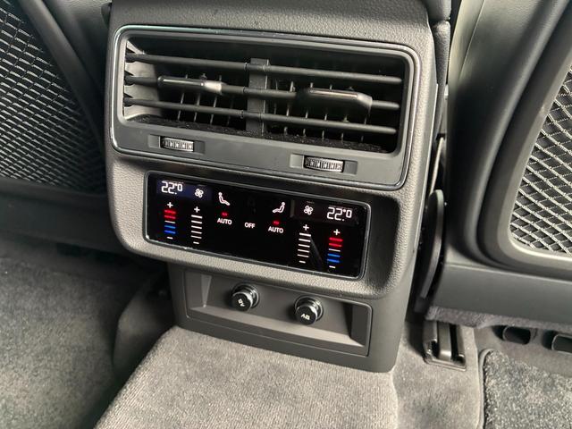 Q7 55TFSIクワトロ Sライン 4WD バング&オルフセン ブラックスタイリング LED フロントフォグランプ ルーフレール アルミホイール スマートキー 電動シート シートヒーター 本革シート フルセグ ETC エアサスペンション(22枚目)