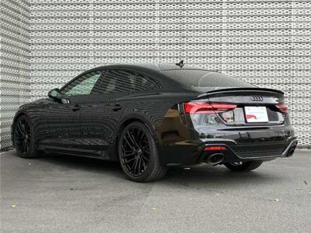 RS5スポーツバック  4WD 認定中古車 RS デザインパッケージ グレー/RSスポーツエグゾーストシステム/TVチューナー/アルミホイール 5セグメントスポークデザイン マットチタングレー LED フルエアロ(8枚目)