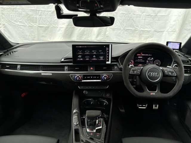 RS5スポーツバック  4WD 認定中古車 RS デザインパッケージ グレー/RSスポーツエグゾーストシステム/TVチューナー/アルミホイール 5セグメントスポークデザイン マットチタングレー LED フルエアロ(12枚目)