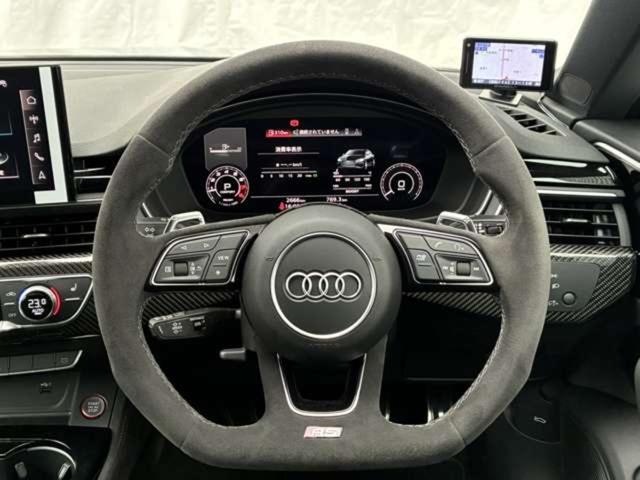 RS5スポーツバック  4WD 認定中古車 RS デザインパッケージ グレー/RSスポーツエグゾーストシステム/TVチューナー/アルミホイール 5セグメントスポークデザイン マットチタングレー LED フルエアロ(13枚目)