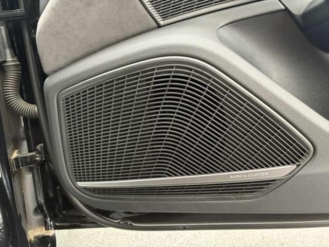 RS5スポーツバック  4WD 認定中古車 RS デザインパッケージ グレー/RSスポーツエグゾーストシステム/TVチューナー/アルミホイール 5セグメントスポークデザイン マットチタングレー LED フルエアロ(18枚目)