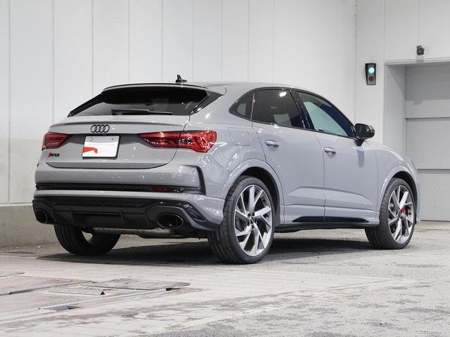 RS Q3 スポーツバック  4WD 認定中古車 RSエキゾーストシステム  RSダンピングサスペンション マトリクスLED 電動シート ファインナッパレザー SONOSサウンドスピーカー 1オーナー 禁煙車 アルミホイール(2枚目)