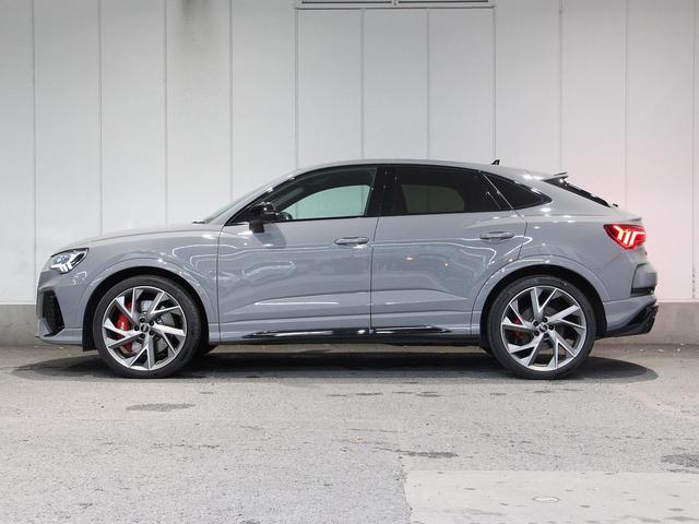 RS Q3 スポーツバック  4WD 認定中古車 RSエキゾーストシステム  RSダンピングサスペンション マトリクスLED 電動シート ファインナッパレザー SONOSサウンドスピーカー 1オーナー 禁煙車 アルミホイール(5枚目)