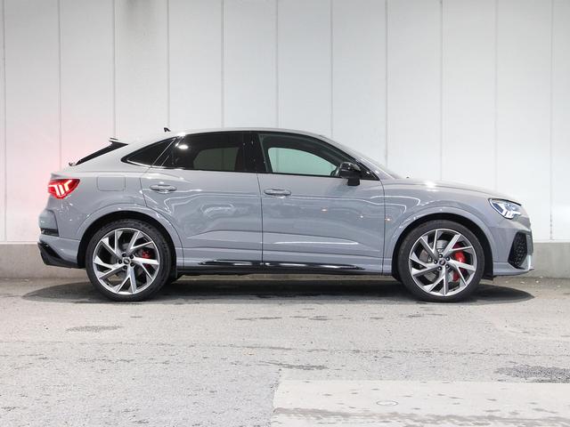 RS Q3 スポーツバック  4WD 認定中古車 RSエキゾーストシステム  RSダンピングサスペンション マトリクスLED 電動シート ファインナッパレザー SONOSサウンドスピーカー 1オーナー 禁煙車 アルミホイール(6枚目)