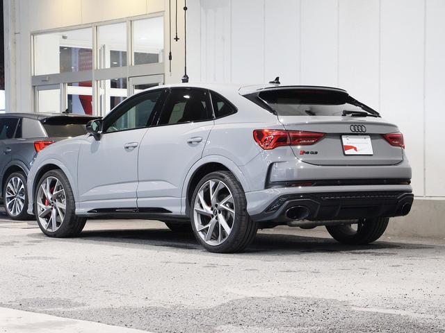 RS Q3 スポーツバック  4WD 認定中古車 RSエキゾーストシステム  RSダンピングサスペンション マトリクスLED 電動シート ファインナッパレザー SONOSサウンドスピーカー 1オーナー 禁煙車 アルミホイール(8枚目)