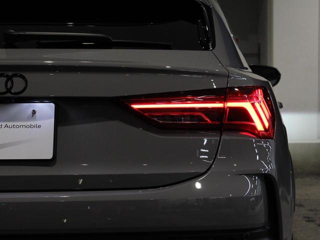 RS Q3 スポーツバック  4WD 認定中古車 RSエキゾーストシステム  RSダンピングサスペンション マトリクスLED 電動シート ファインナッパレザー SONOSサウンドスピーカー 1オーナー 禁煙車 アルミホイール(12枚目)
