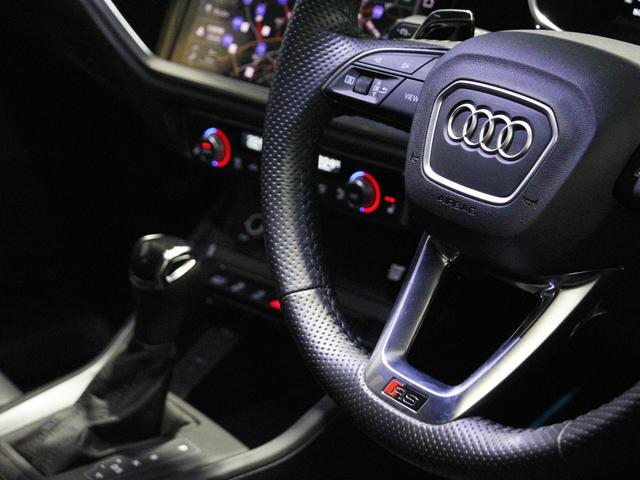 RS Q3 スポーツバック  4WD 認定中古車 RSエキゾーストシステム  RSダンピングサスペンション マトリクスLED 電動シート ファインナッパレザー SONOSサウンドスピーカー 1オーナー 禁煙車 アルミホイール(16枚目)
