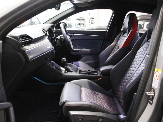 RS Q3 スポーツバック  4WD 認定中古車 RSエキゾーストシステム  RSダンピングサスペンション マトリクスLED 電動シート ファインナッパレザー SONOSサウンドスピーカー 1オーナー 禁煙車 アルミホイール(24枚目)
