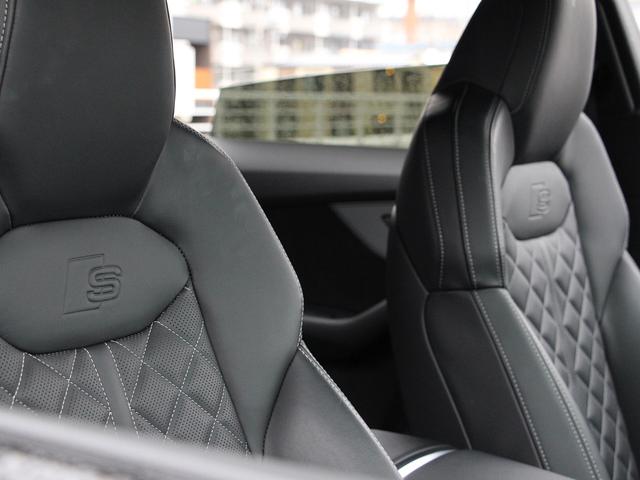 Q8 55TFSIクワトロ Sライン 4WD 認定中古車 S-Lineパッケージ HDマトリクス ブラックレザーSスポーツシート ベンチレーション&マッサージ バング&オルフセン ルーフレール アルミホイール スマートキー 電動シート(19枚目)