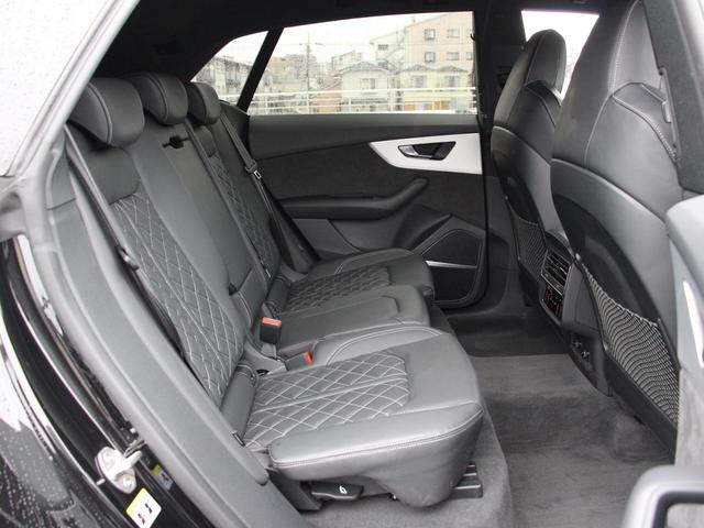 Q8 55TFSIクワトロ Sライン 4WD 認定中古車 S-Lineパッケージ HDマトリクス ブラックレザーSスポーツシート ベンチレーション&マッサージ バング&オルフセン ルーフレール アルミホイール スマートキー 電動シート(22枚目)