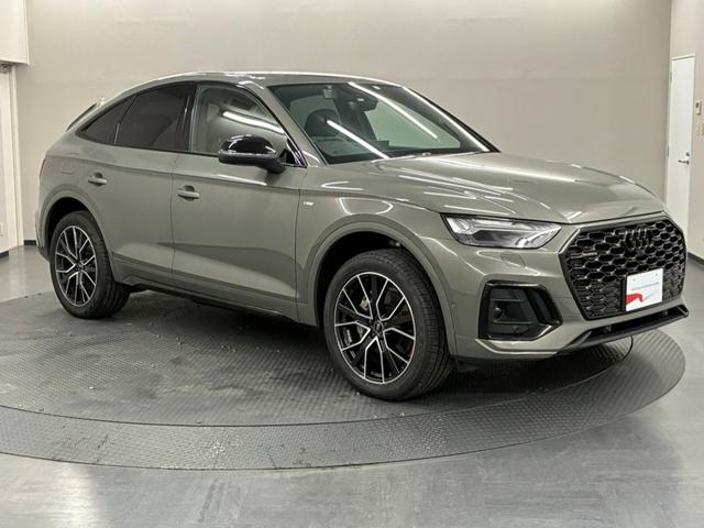 Ｑ５スポーツバック Ｓライン　ダイナミックエディション　ディーゼルターボ　４ＷＤ　認定中古車　ブラックスタイリングＰＫＧ　コンフォートＰＫＧ　２０インチホイール　ブラックレザー　ＬＥＤ　スマートキー　電動シート　シートヒーター　ミュージックプレイヤー接続可（7枚目）