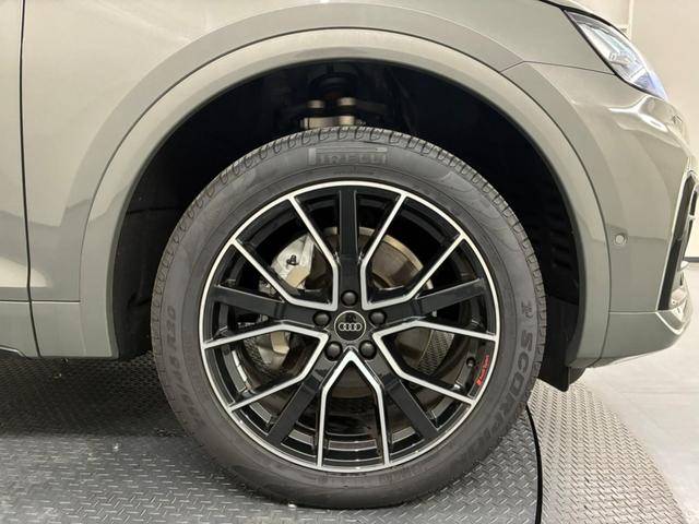 Ｑ５スポーツバック Ｓライン　ダイナミックエディション　ディーゼルターボ　４ＷＤ　認定中古車　ブラックスタイリングＰＫＧ　コンフォートＰＫＧ　２０インチホイール　ブラックレザー　ＬＥＤ　スマートキー　電動シート　シートヒーター　ミュージックプレイヤー接続可（14枚目）