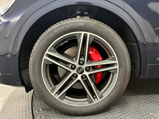 ＳＱ５ 　４ＷＤ　認定中古車　特注色　ブラックスタイリングＰ　ＴＶチューナー　ブラックファインナッパレザー　レッドキャリパー　ドライブレコーダー　全周囲カメラ　フロント／サイド／バックカメラ　シートヒーター（11枚目）