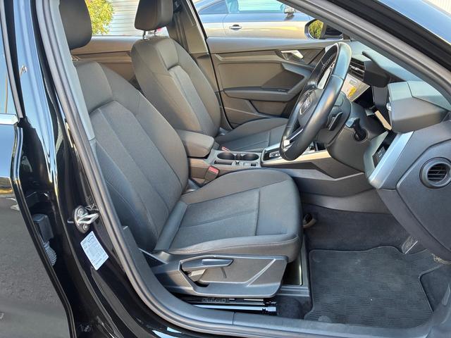 Ａ３ スポーツバック３０ＴＦＳＩ　認定中古車　ＬＥＤヘッドライト　ヴァーチャルコクピット　アダプティブクルーズ　レーンキープ　サイドアシスト　バックカメラ　アルミホイール　過給器設定モデル　メモリーナビ　フルセグＴＶ　障害物センサー（17枚目）