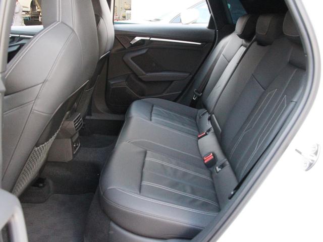 納車前にさらに内外装の仕上げを実施いたします。