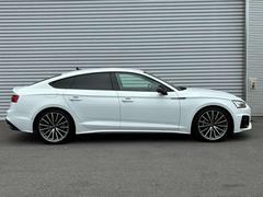 認定中古車だけでなく正規ディーラーならではの特別なご案内のできる新車も多数ございますので是非お気軽にご相談、ご来店くださいませ。 5