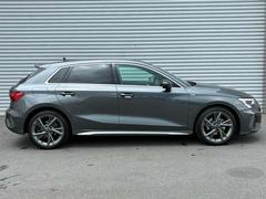 認定中古車だけでなく正規ディーラーならではの特別なご案内のできる新車も多数ございますので是非お気軽にご相談、ご来店くださいませ。 5