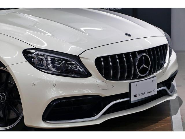 Ｃクラス Ｃ６３　Ｓカブリオレ　Ｃ６３　Ｓカブリオレ（４名）　後期モデル　パノラマＳＲ　鍛造１９／２０インチＡＷ　幌／ダークブルー　白／黒ナッパレザー　パフォーマンスエグゾースト　Ｂｕｒｍｅｓｔｅｒ　ＡＭＧドライバーズパッケージ（30枚目）