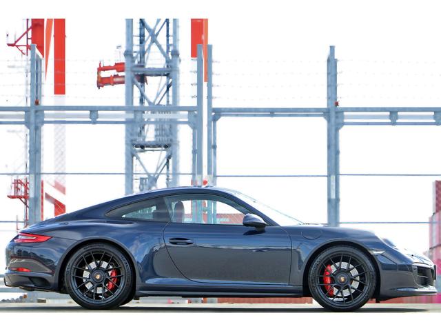 ９１１ ９１１カレラＧＴＳ　ナイトブルーメタリック　レザーインテリア　レッド革　ポルシェエントリー＆ドライブ　シート＆ステアリングヒーター　電動ミラー　パークアシスト　純正２０インチＡＷ　　可変バルブ　２０１９年モデル（5枚目）