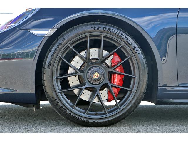 ９１１ ９１１カレラＧＴＳ　ナイトブルーメタリック　レザーインテリア　レッド革　ポルシェエントリー＆ドライブ　シート＆ステアリングヒーター　電動ミラー　パークアシスト　純正２０インチＡＷ　　可変バルブ　２０１９年モデル（29枚目）