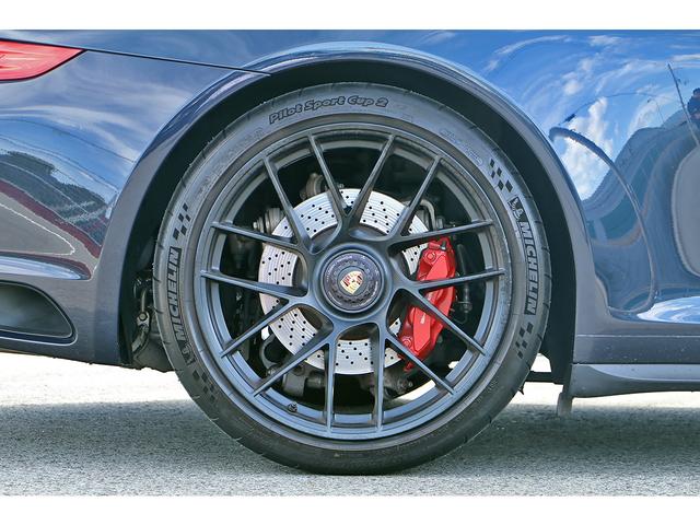 ９１１ ９１１カレラＧＴＳ　ナイトブルーメタリック　レザーインテリア　レッド革　ポルシェエントリー＆ドライブ　シート＆ステアリングヒーター　電動ミラー　パークアシスト　純正２０インチＡＷ　　可変バルブ　２０１９年モデル（31枚目）