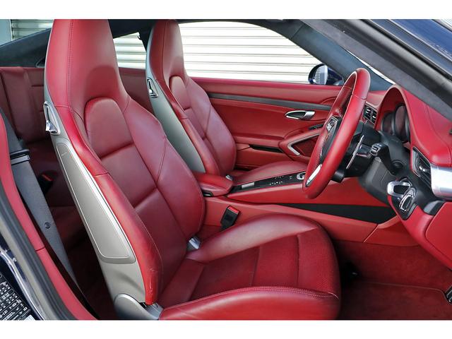 ９１１ ９１１カレラＧＴＳ　ナイトブルーメタリック　レザーインテリア　レッド革　ポルシェエントリー＆ドライブ　シート＆ステアリングヒーター　電動ミラー　パークアシスト　純正２０インチＡＷ　　可変バルブ　２０１９年モデル（34枚目）