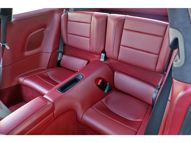 ９１１ ９１１カレラＧＴＳ　ナイトブルーメタリック　レザーインテリア　レッド革　ポルシェエントリー＆ドライブ　シート＆ステアリングヒーター　電動ミラー　パークアシスト　純正２０インチＡＷ　　可変バルブ　２０１９年モデル（42枚目）
