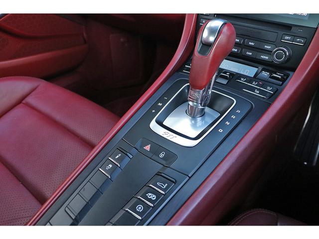 ９１１ ９１１カレラＧＴＳ　ナイトブルーメタリック　レザーインテリア　レッド革　ポルシェエントリー＆ドライブ　シート＆ステアリングヒーター　電動ミラー　パークアシスト　純正２０インチＡＷ　　可変バルブ　２０１９年モデル（45枚目）