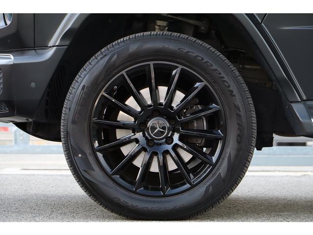 Gクラス G400d AMGライン エディションマグノブラック 300台限定車 ワンオーナー カーボンインテリアトリム チェリーウッドラゲッジ ナイトPKG AMG20インチAW Burmester エクスクルーシブナッパレザー(8枚目)