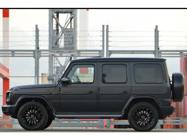 Gクラス G400d AMGライン エディションマグノブラック 300台限定車 ワンオーナー カーボンインテリアトリム チェリーウッドラゲッジ ナイトPKG AMG20インチAW Burmester エクスクルーシブナッパレザー(22枚目)