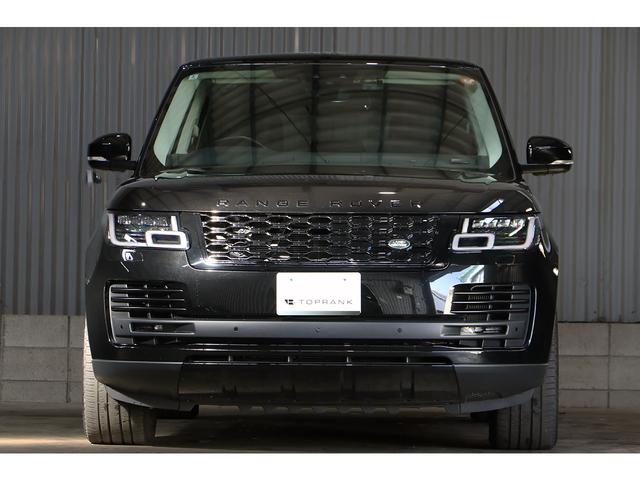 レンジローバー ヴォーグ　ブラックエクステリア／ドライバーアシストパック　ＯＰ２１インチグロスブラックＡＷ　ピクセルＬＥＤライト　ツートンインテリア　スライディングＳＲ　ＭＥＲＩＤＩＡＮサラウンド　シートヒーター／クーラー（6枚目）